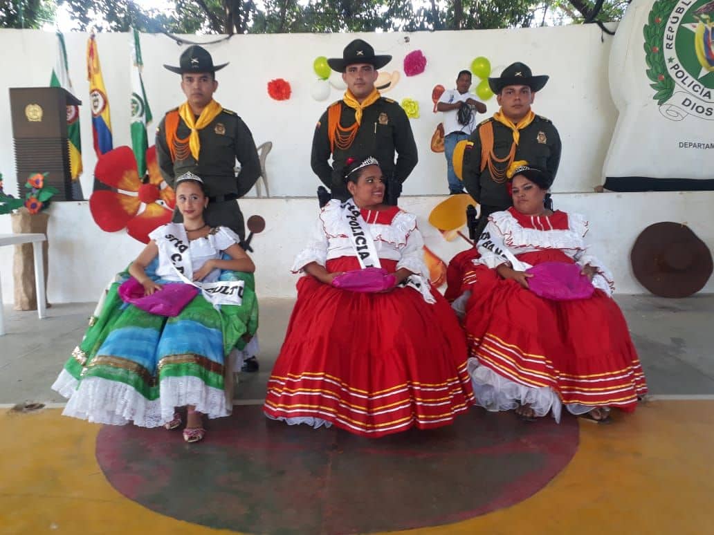 candidatas-con-parejos-policía-carabinero-Huila-Baraya