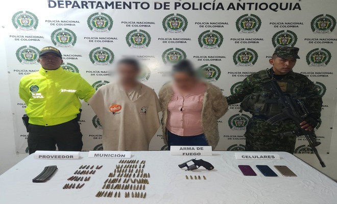 En un operativo en Yarumal, la Policía incautó un arsenal de guerra, debilitando la presencia delictiva en la zona.