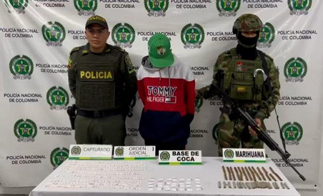 Capturado por orden judicial en Itagüí es custodiado por la Policía Nacional y El Ejército Nacional