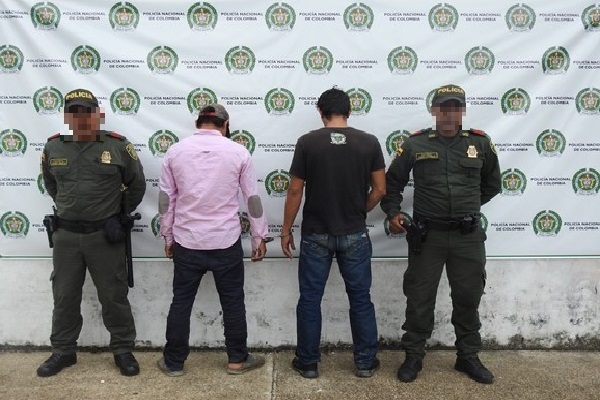 Policía-comprometido