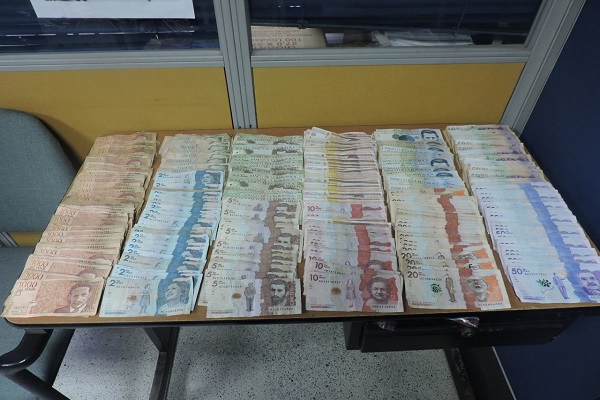 En-una-rápida-reacción-frustramos-un-robo-y-capturamos-dos-fleteros.