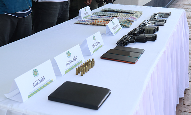 Incautación de 4 pistolas calibre 9 mm