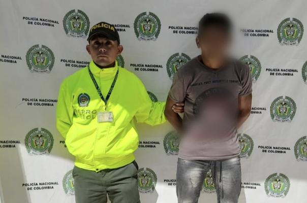 Captura mediante orden judicial por el presunto delito de acceso carnal violento agravado en concurso homogéneo sucesivo con menor de 14 años.  