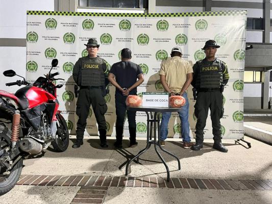 Ocho personas capturadas, un arma de fuego y más de 27 mil dosis de estupefacientes incautado.