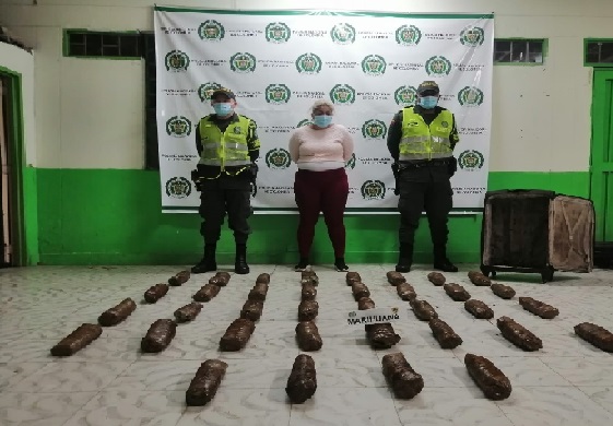 Una mujer es capturada en vía nacional 