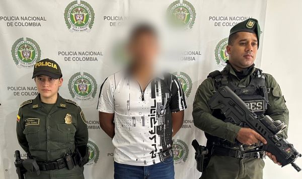 capturado con material bélico 