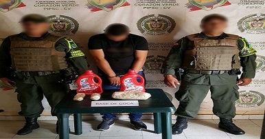 Uno de los capturados ocultaba el estupefaciente en recipientes de suavizante para ropa