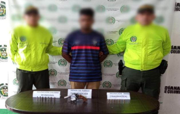 Alias-capturado-por-el-delito-de-porte-ilegal-de-armas-de-fuego