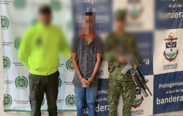 capturado con autoridades 