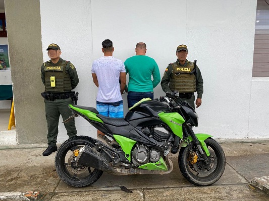 Capturados dos extrangeros cuando se movilizaban en una motocicleta