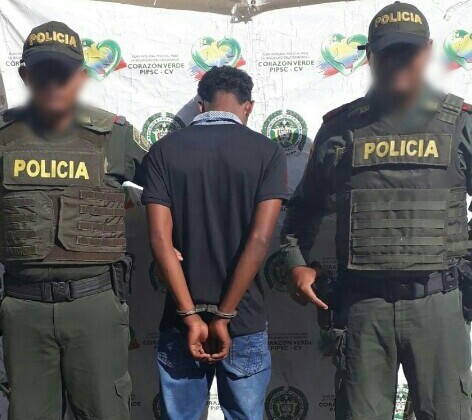 Capturaron a presunto delincuente sindicado de porte ilegal de arma de fuego y municiones.