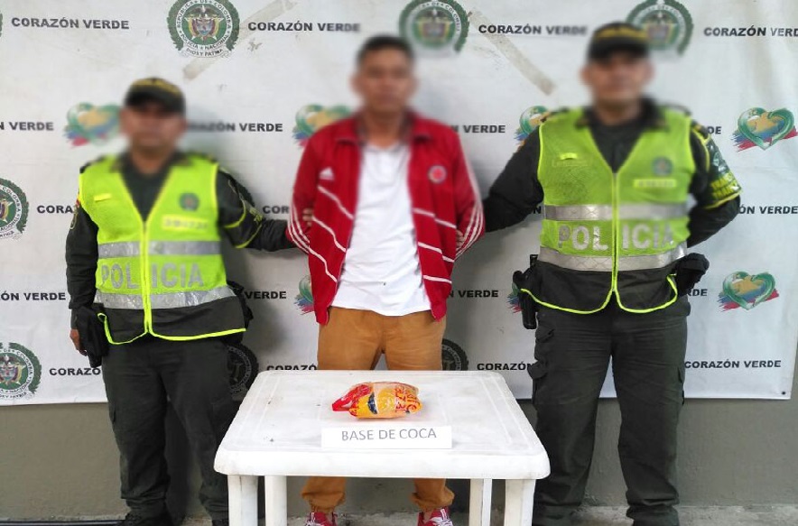 capturado-estupefaciente en maletín-Transito-bus de servicio publico-porte y trafico-base de coca-zona bananera