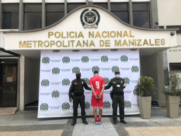 Hombre de 28 años a responder ante las autoridades por porte de estupefacientes