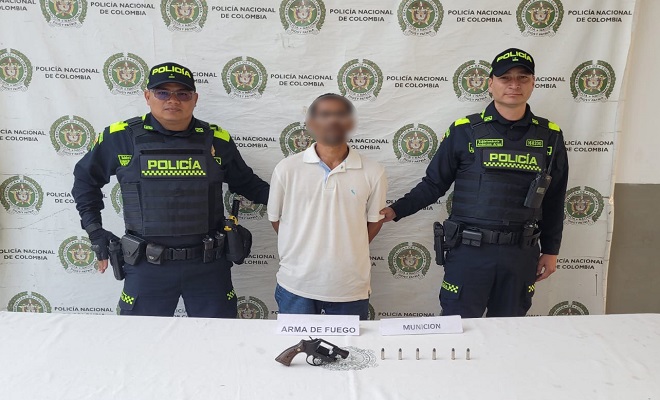 Capturado con un arma de fuego tipo revolver en Bello