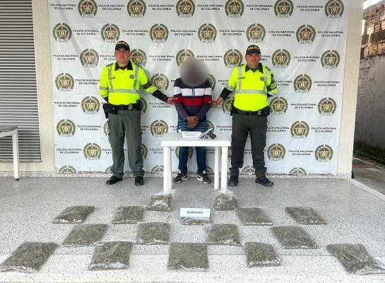 Capturado conductor de una motocicleta que trasportaba marihuana y un arma de fuego