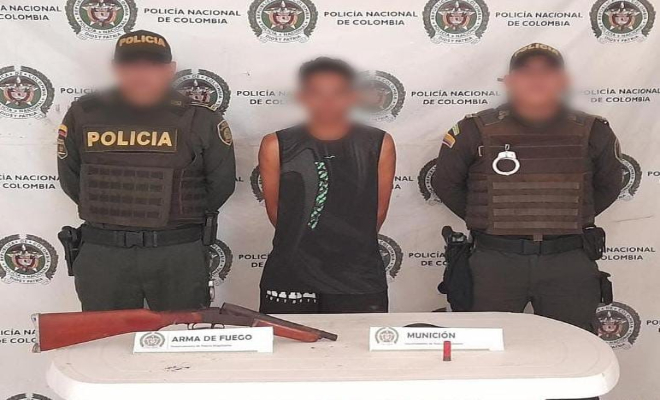 Se encontraba cometiendo presuntamente un hurto al propietario de una finca.