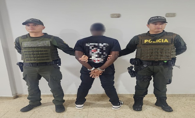 Dos Policías y Un Capturado por acceso carnal abusivo