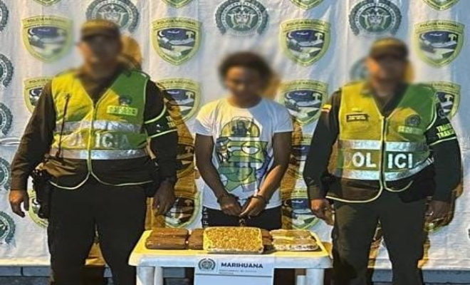 Lo descubrieron con nueve paquetes, los cuales contenían una sustancia identificada como marihuana.