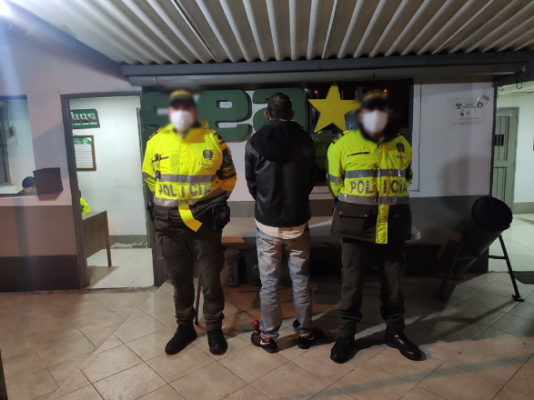 Capturamos un hombre natural de Bogotá por orden judicial sorprendido viajando en su motocicleta