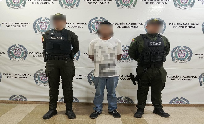 Atendiendo el llamado de la víctima, se logró la captura momentos en que recibía el dinero producto de esta extorsión.