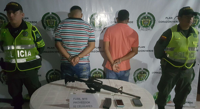 capturados-transportando fusil-policia-meta