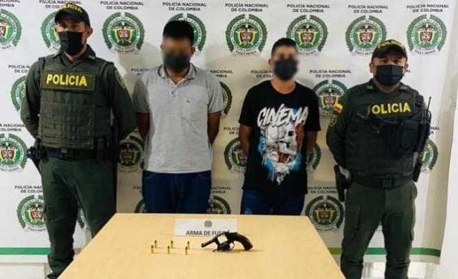  capturados-arma de fuego-revolver   