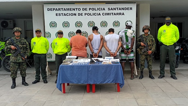En diligencias de registro y allanamiento fueron halladas 2 armas de fuego y un arma traumática