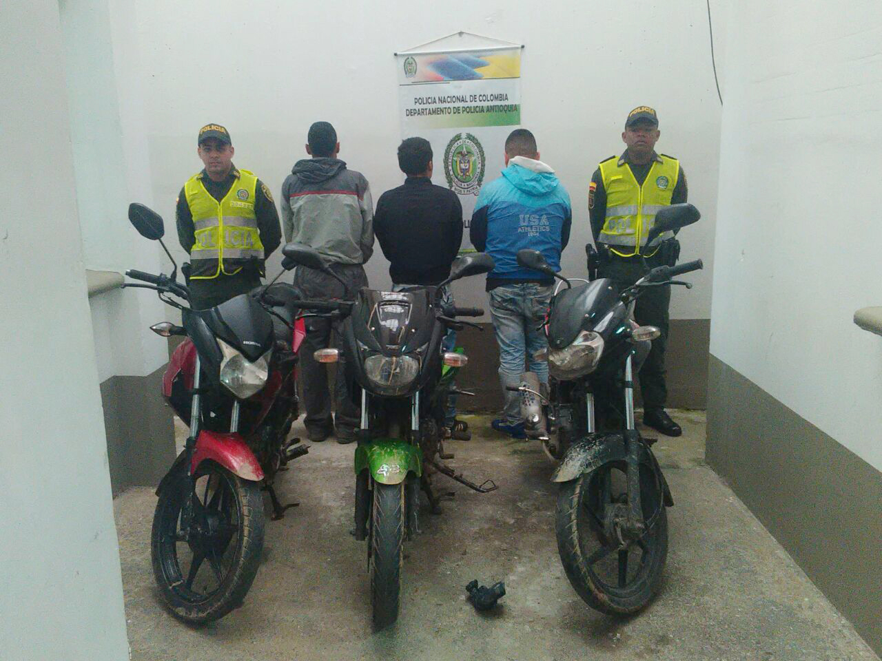 Tres-sujetos-capturados-por-hurto-en-las-vías-1