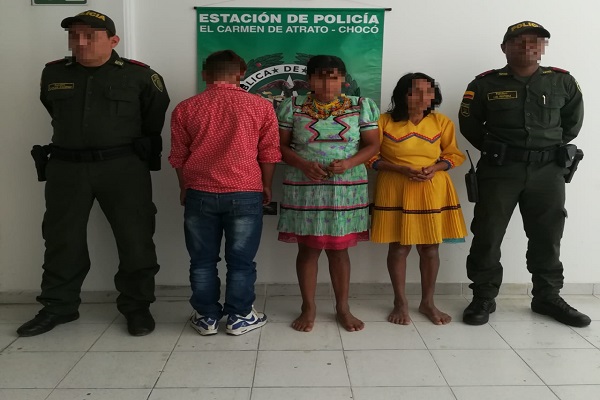 Capturamos-dos-mujeres-y-aprehendimos-un-menor-por-extorsión-en-el-Siete-Chocó. 