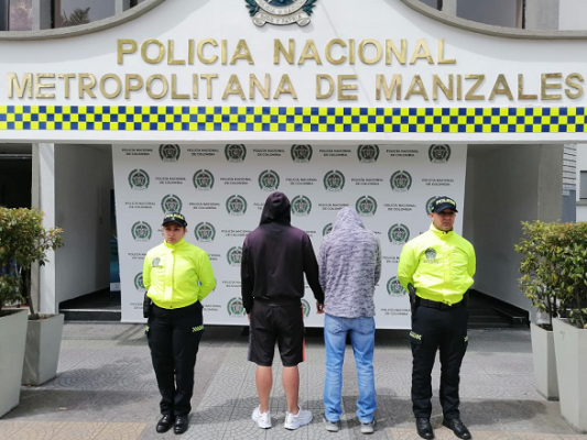 capturados por hurto a comercio en Manizales