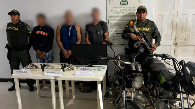 Capturados y elementos incautados.