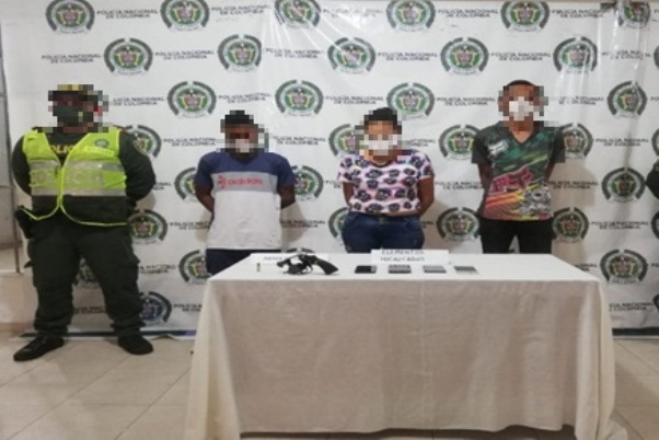 Capturamos-a-tres-personas-a-quienes-se-les-encontró-en-su-poder-un-arma-de-fuego