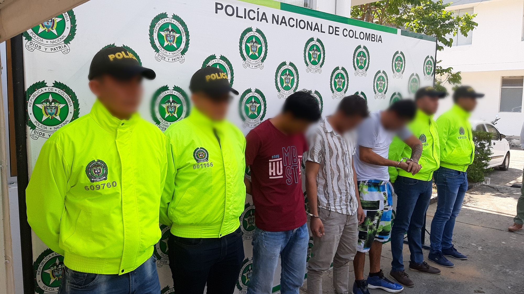 Cuatro capturas mediante orden judicial por violencia contra servidor público