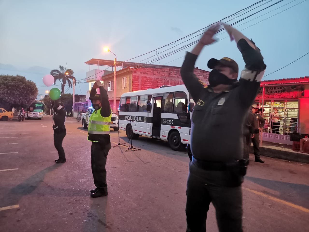Increíble serenata sorpresa