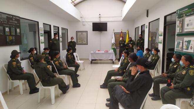 La Escuela de Guías y Adiestramiento Canino, celebra el día de la mujer. 