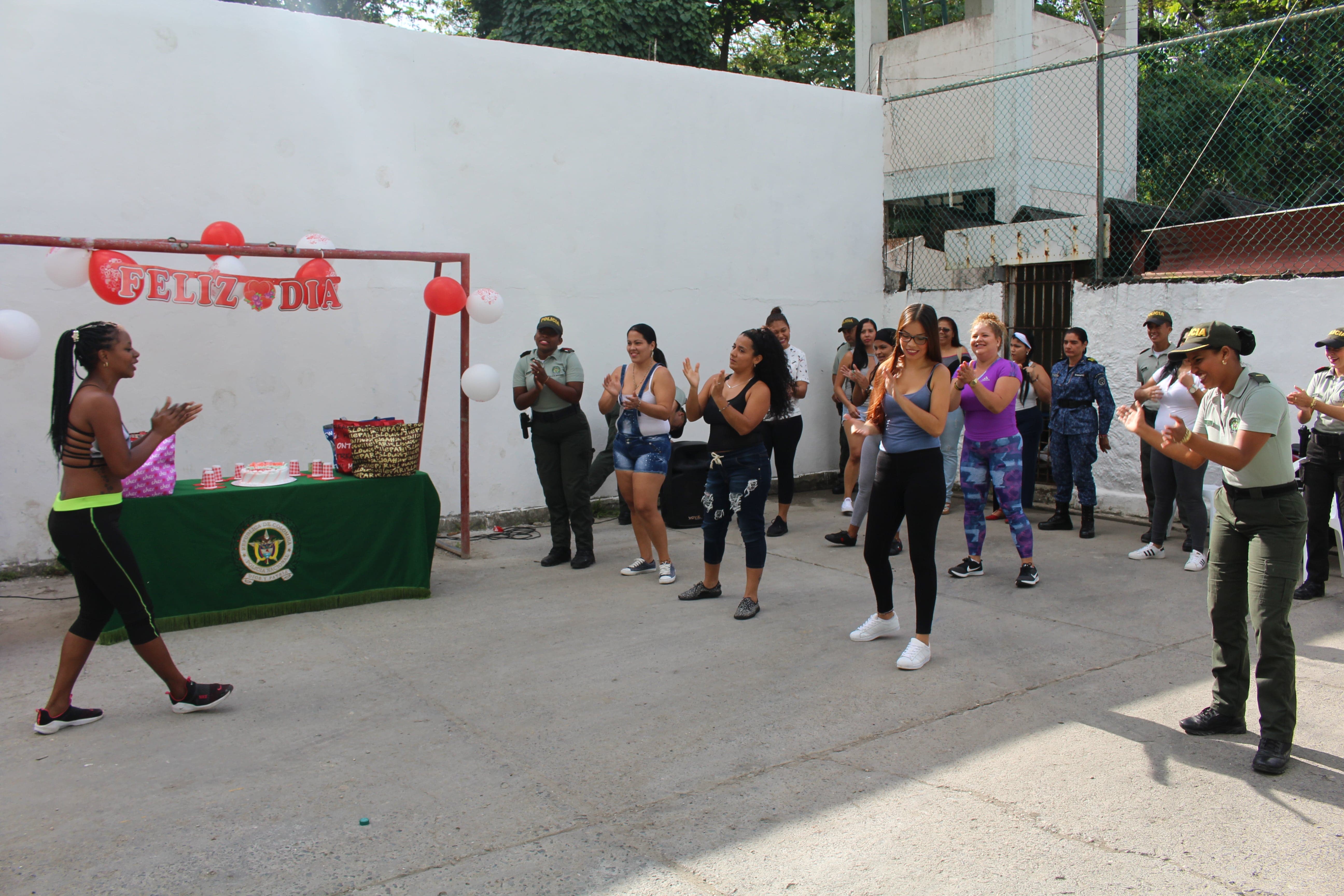 Policía Nacional llevó alegría a las internas del Centro Penitenciario y Carcelario ‘Nueva Esperanza’ en el día de la mujer