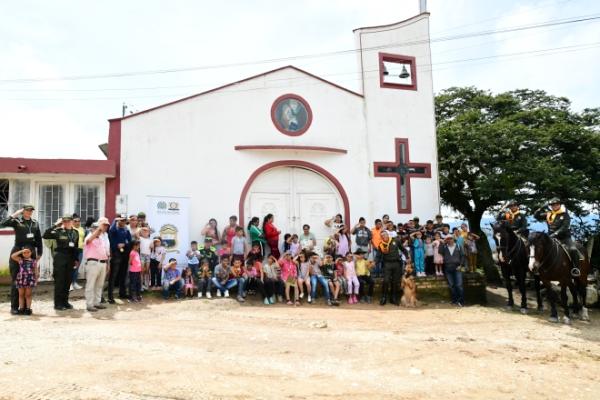 Celebramos el día de los niños a través de cine con mi Policía  