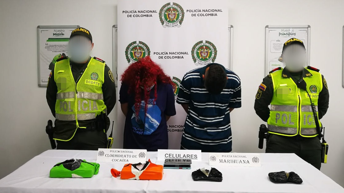 Capturado hombre de 21 años de edad y mujer de 20, por el delito de tráfico, fabricación o porte de estupefacientes.