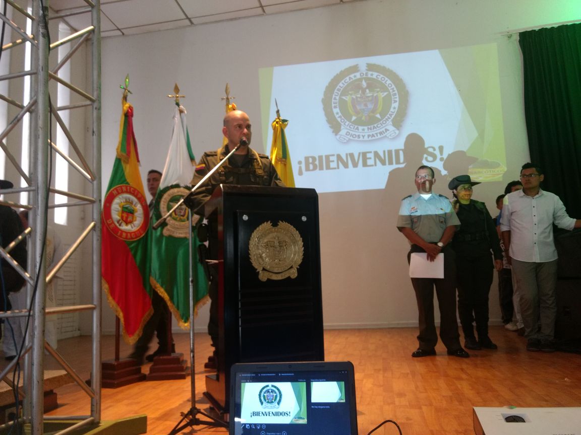 El señor-Director-de-Antinarcóticos-clausura-el-programa-de-prevención 