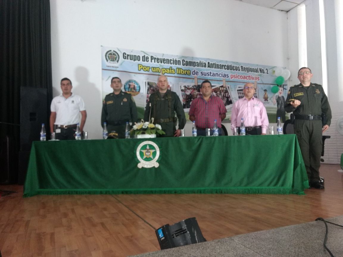 El señor-Director-de-Antinarcóticos-clausura-el-programa-de-prevención 