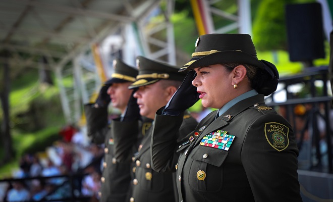 76 jóvenes caldenses inician su compromiso con la patria y la comunidad