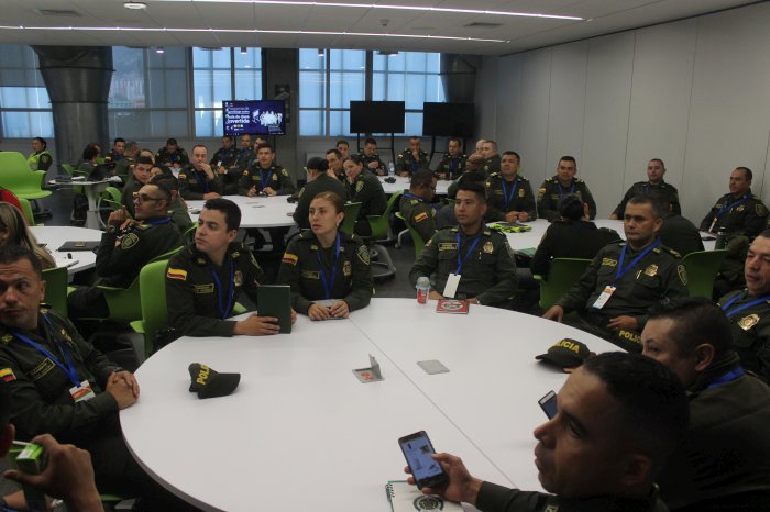 Comandantes  de Estación participando de congreso CNPC 