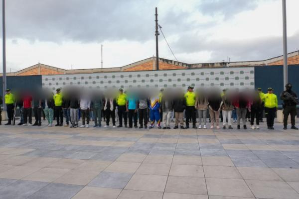 En lo corrido del año 2025, gracias a los diferentes despliegues operativos, se ha logrado  la captura de 913 personas por el delito de tráfico, fabricación o porte de estupefacientes lo que representa un 16% más que el año anterior.