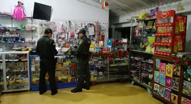 comerciantes-entregan-polvora-policia-meta