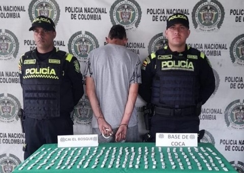 Con 200 envoltorios de base de coca un hombre es capturado en Armenia 