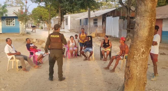 Con el puerta a puerta se sencibiliza a la comunidad de Villanueva