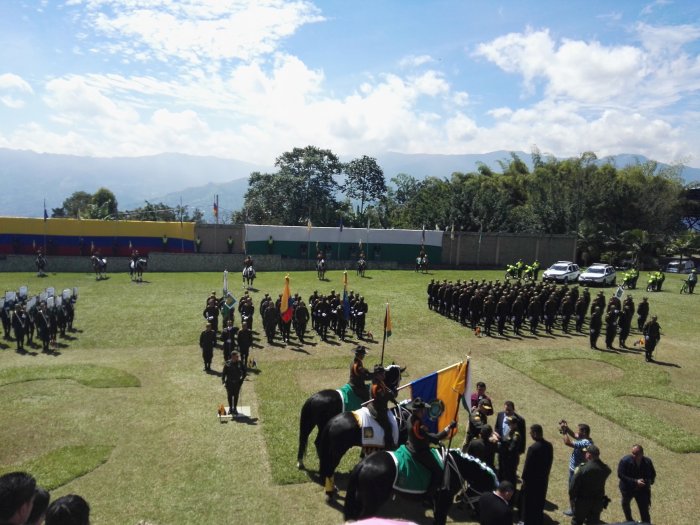 Condecoración "Mérito Cívico y Empresarial, Mariscal Jorge Robledo, grado plata"