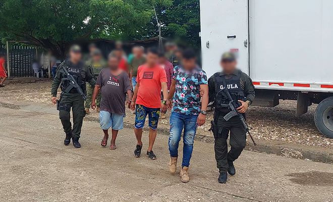 Conduciendo a los capturados