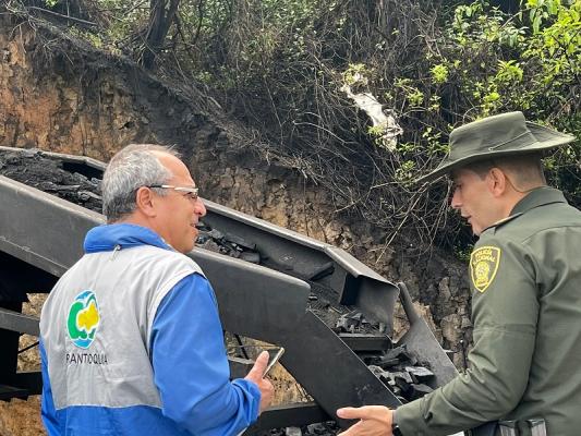 Desmantelamos fábrica de carbón vegetal en Medellín 