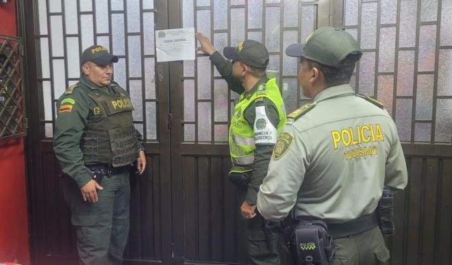 El Escuadrón Anti pólvora incautó y realizó el cierre de un establecimiento.